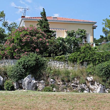 Apartments By The Sea Novi Vinodolski - 5558 ภายนอก รูปภาพ