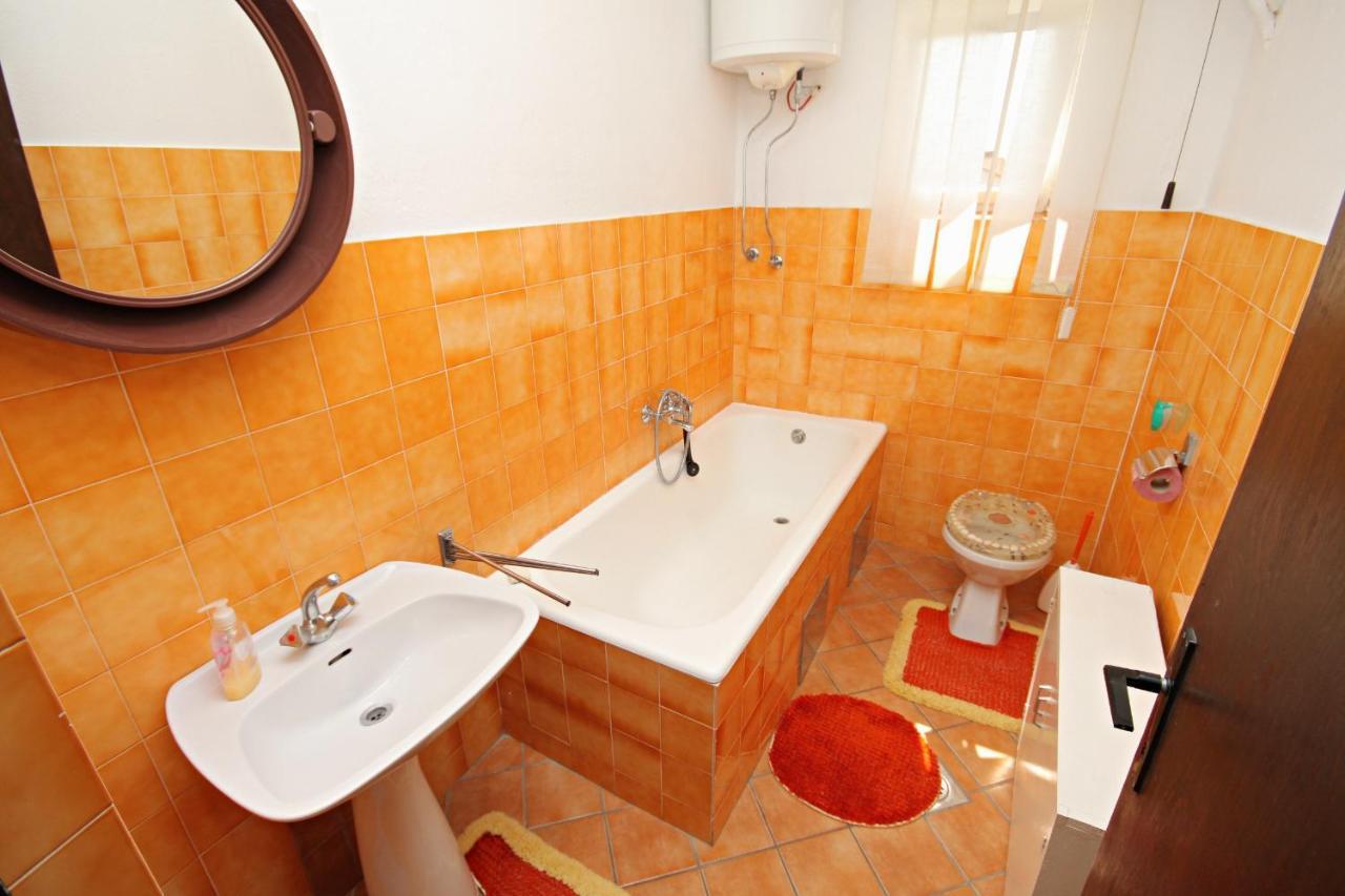 Apartments By The Sea Novi Vinodolski - 5558 ภายนอก รูปภาพ
