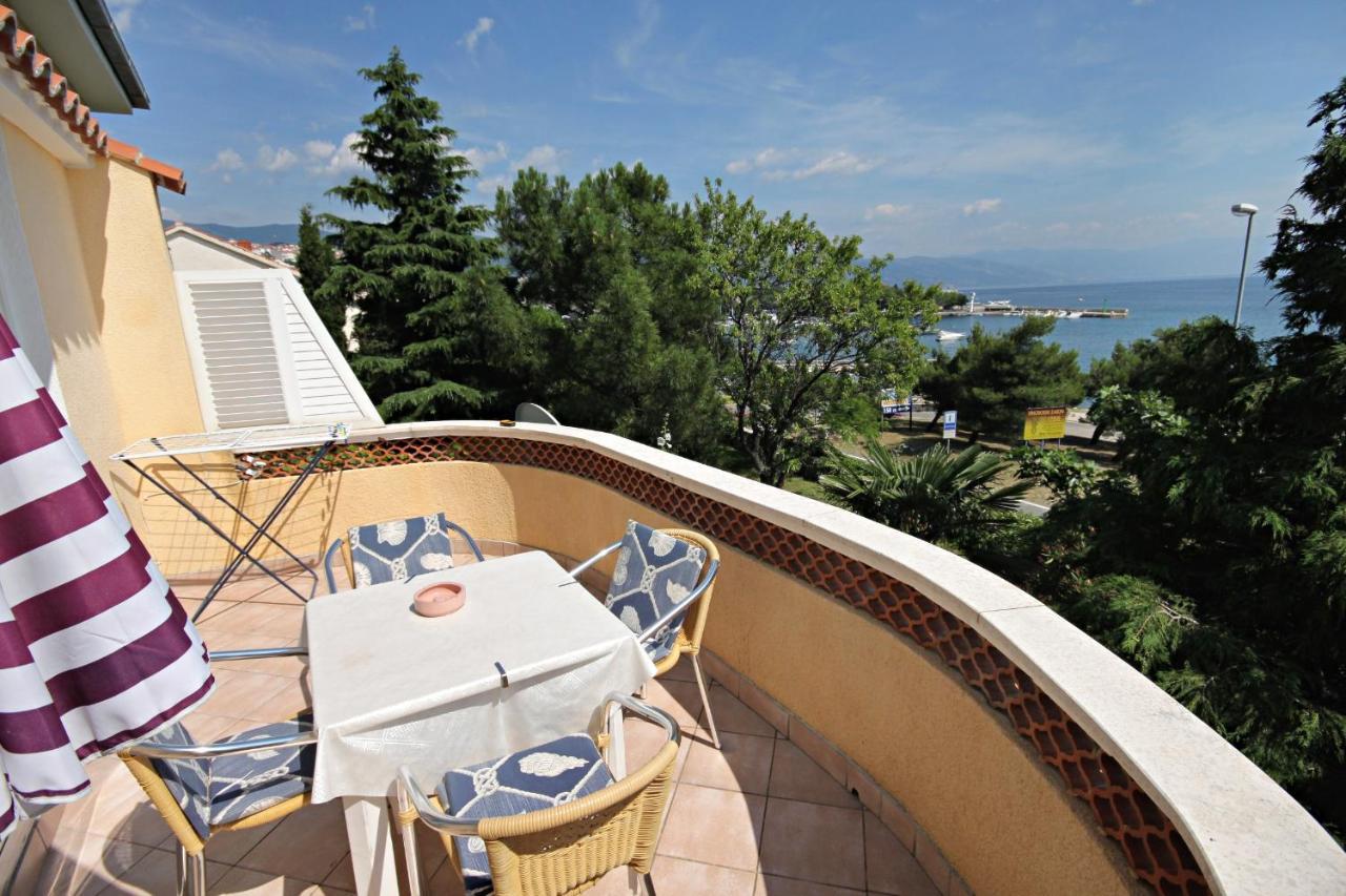 Apartments By The Sea Novi Vinodolski - 5558 ภายนอก รูปภาพ