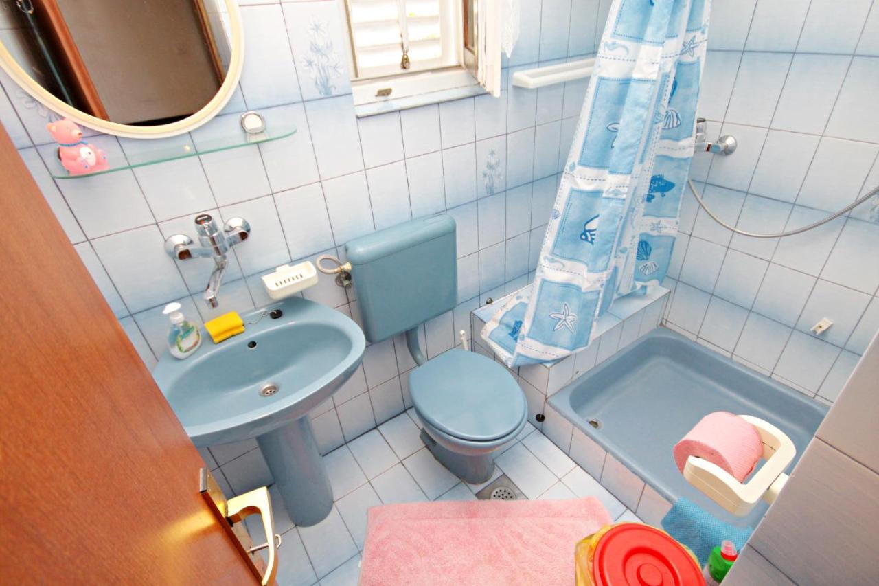 Apartments By The Sea Novi Vinodolski - 5558 ภายนอก รูปภาพ