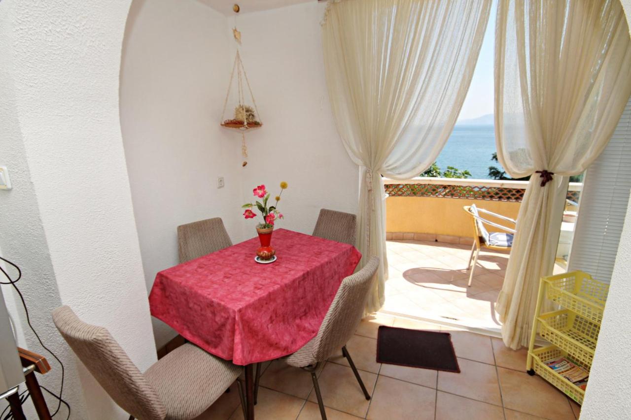Apartments By The Sea Novi Vinodolski - 5558 ภายนอก รูปภาพ